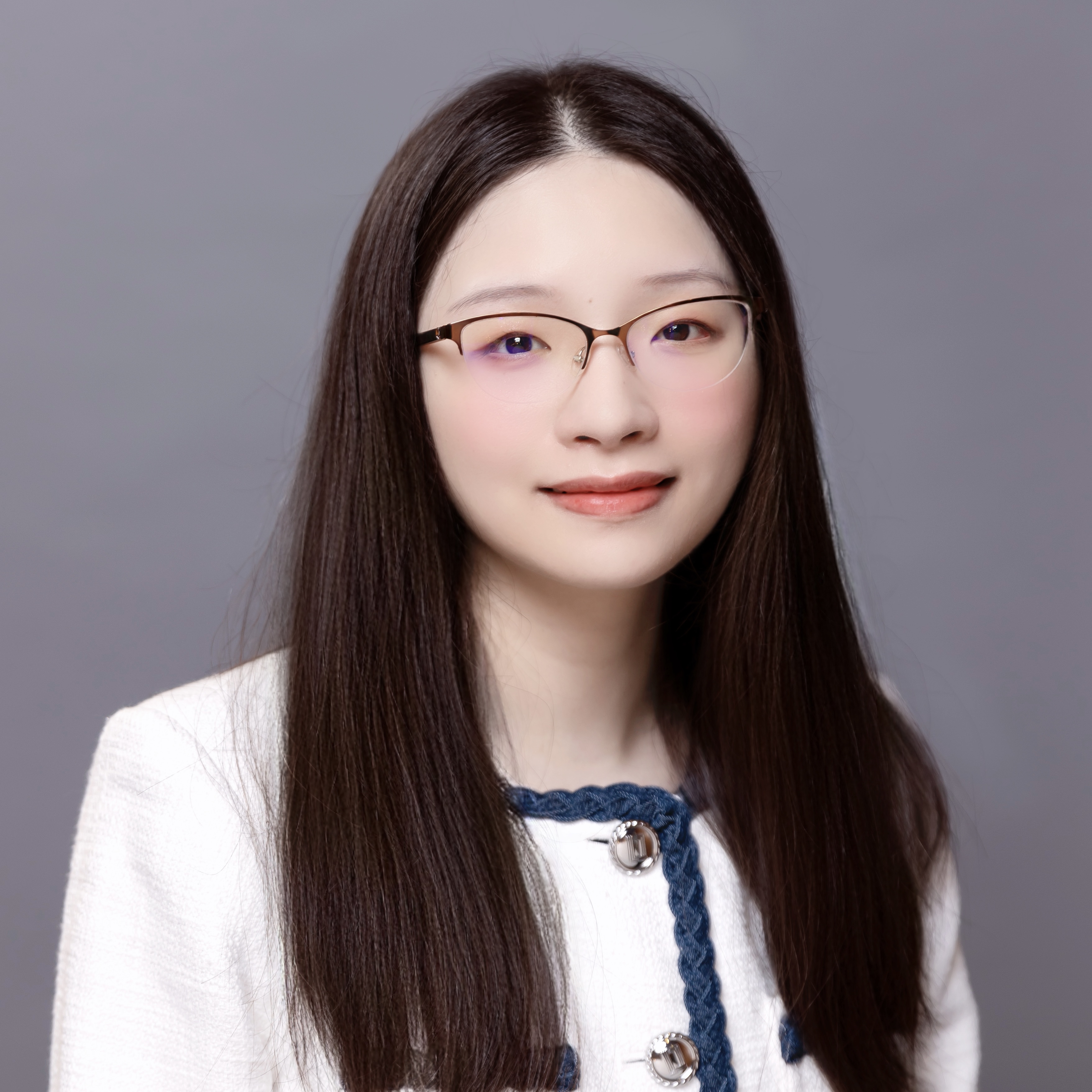 Portrait of Julie (Xinyi) Zhu